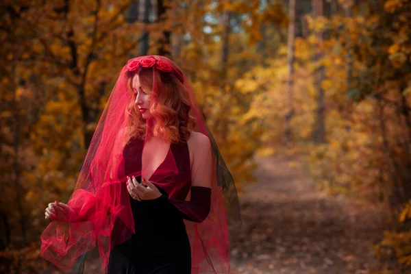 Temps Magique Mariée Automne Avec Voile Rouge Costume Idées Fête — Photo