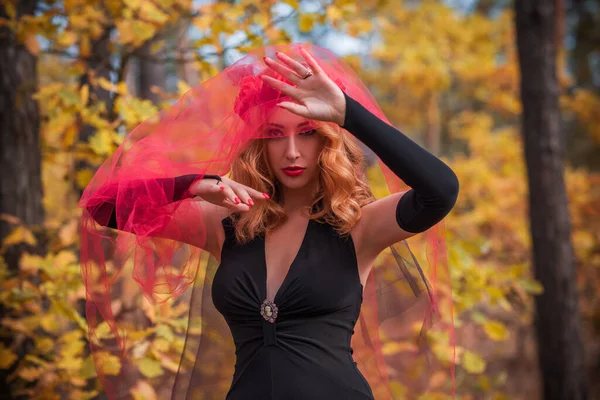 Temps Magique Mariée Automne Avec Voile Rouge Costume Idées Fête — Photo