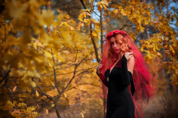 Temps Magique Mariée Automne Avec Voile Rouge Costume Idées Fête — Photo