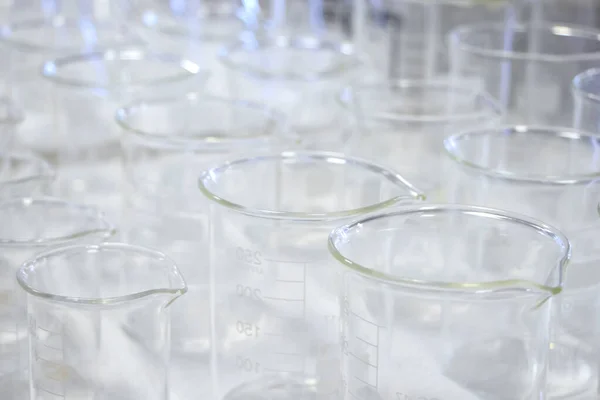 Equipamentos Vidro Laboratório Diferentes Laboratório Química Beaker Erlenmeyer Frasco Reacção — Fotografia de Stock