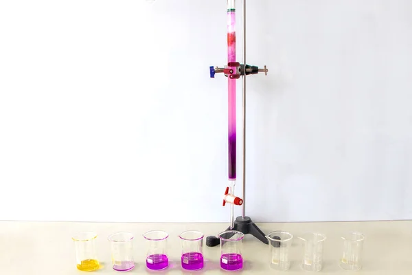 Cromatografía Columna Química Laboratorio Para Educación Proceso Compuesto Aislado Mediante Imagen de archivo