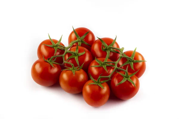 Tomates Cerises Fraîches Avec Brin Isolé Sur Fond Blanc Une — Photo