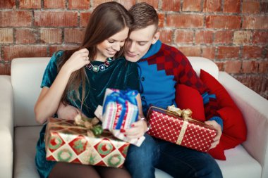 Güzel çift üzerinde Koç