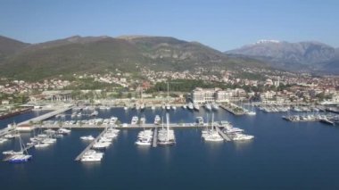 Porto Karadağ Hava görünümünü. Tivat şehir.