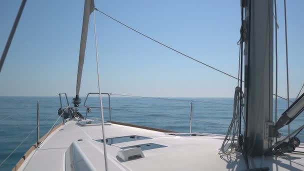 Sur un yacht en mer — Video