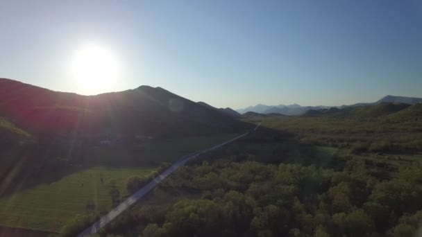 Vista aérea sobre a estrada da Bósnia — Vídeo de Stock