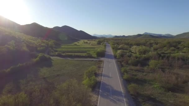 Luftaufnahme über der Autobahn von Bosnien — Stockvideo