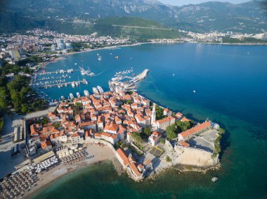 Karadağ 'da Eski Budva' nın Hava Görüntüsü.