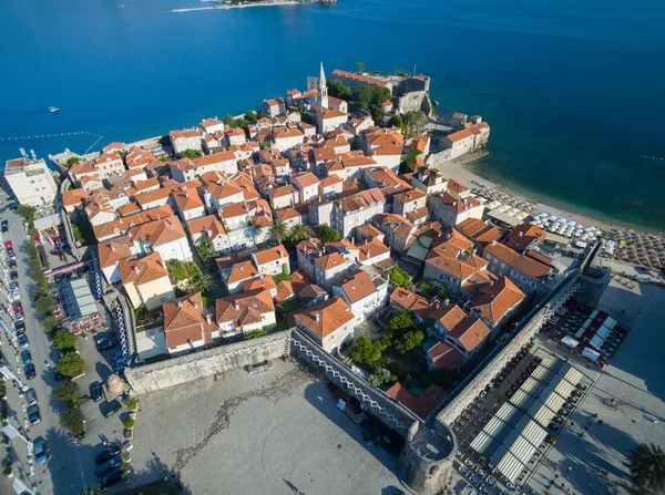 Letecký pohled na starou Budvu v Černé Hoře. — Stock fotografie
