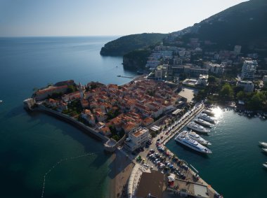 Karadağ 'da Eski Budva' nın Hava Görüntüsü.