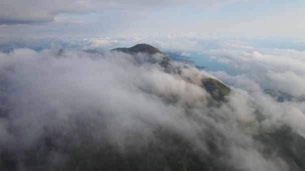 Luftaufnahme über den Wolken — Stockvideo