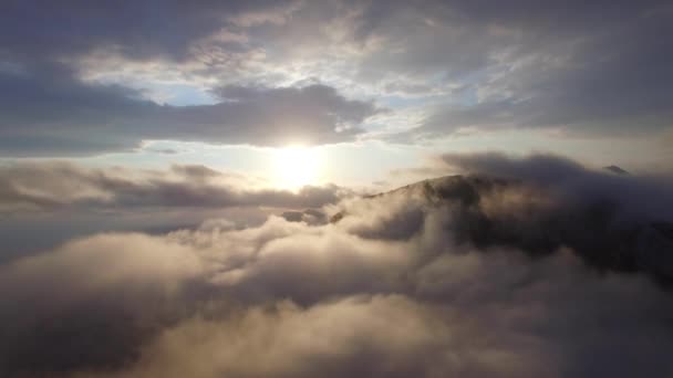 Vista aérea sobre las nubes — Vídeos de Stock