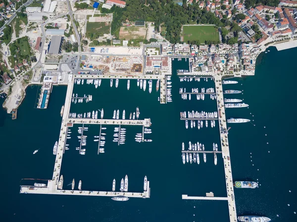 Widok na Porto Czarnogóry. Miasta Tivat. — Zdjęcie stockowe