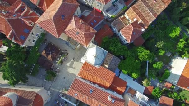 Flygfoto över gamla Budva i Montenegro. — Stockvideo