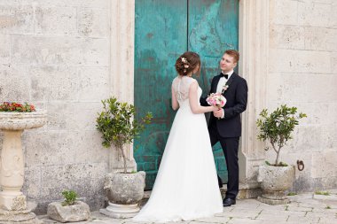 pareja joven y feliz