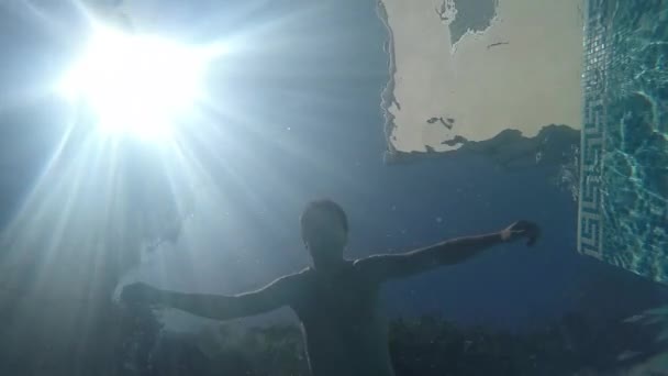 Man drowned in a swimming pool — Stock Footage Man drowned in a swimming pool Video Clip