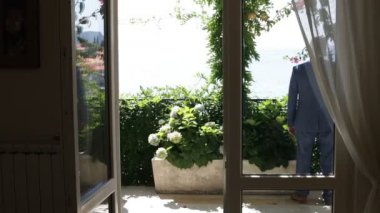 Düğün günü gelin ve damat ilk toplantısı.