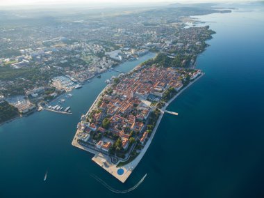 Eski şehir Zadar havadan görünümü.