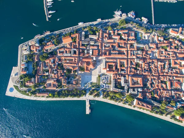 Luchtfoto van de oude stad Zadar. — Stockfoto