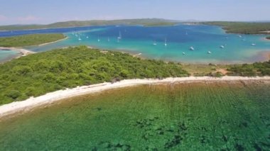 Veli sıçan havadan görünümü Adriyatik üzerinde ada Dugi Otok