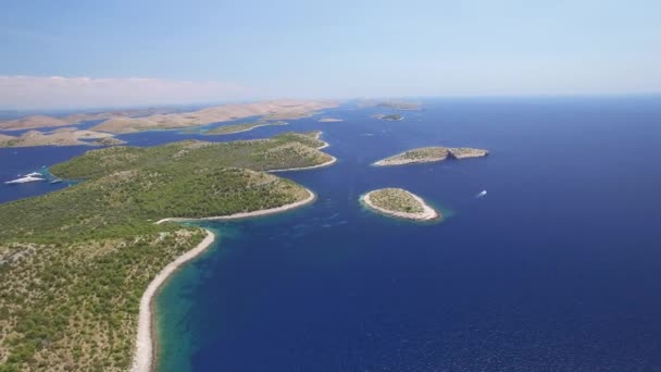 Vista aérea del Parque Nacional Kornati, archipiélago de Kornati . — Vídeo de stock