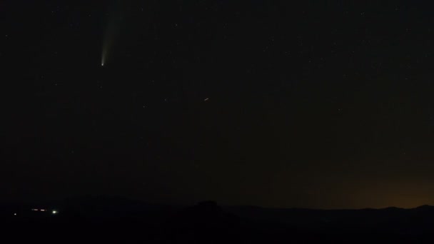 Caducidad del cometa Neowise, cielo nocturno — Vídeo de stock