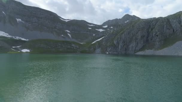 Lac de Kapetanovo au Monténégro, temps de sonnerie — Video