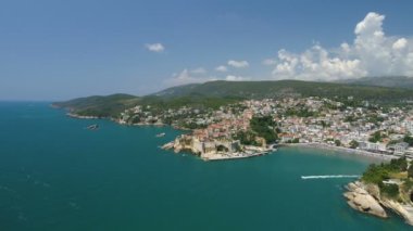 Eski Ulcinj şehrinin havadan görünüşü