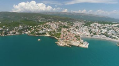 Eski Ulcinj şehrinin havadan görünüşü