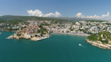 Eski Ulcinj şehrinin havadan görünüşü