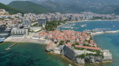 Karadağ 'da Eski Budva' nın Hava Görüntüsü.