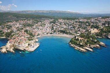 Karadağ 'ın eski Ulcinj kentinin hava manzarası.