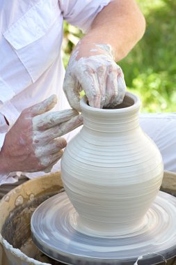 Potter iş başında.