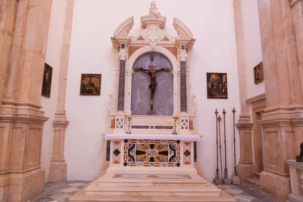 PRCANJ, MONTENEGRO - 23 de julio de 2015: La Iglesia Católica en Prcanj, Montenegro . — Foto de Stock