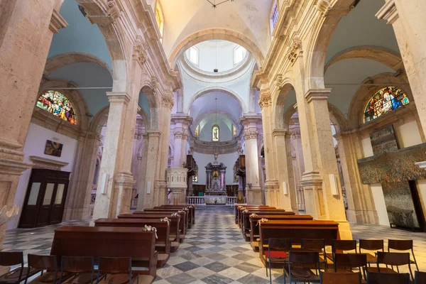 PRCANJ, MONTENEGRO - 23 de julio de 2015: La Iglesia Católica en Prcanj, Montenegro . — Foto de Stock