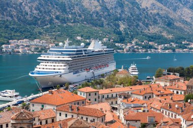 Eski liman ve Kotor Körfezi