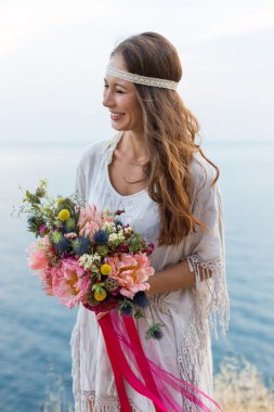 bir düğün buket boho tarzı ile kız