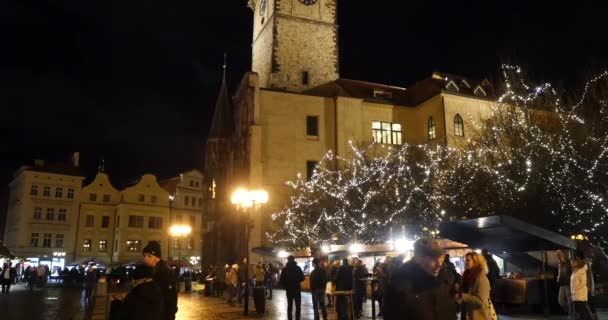 Prag, 29 Kasım 2015 - Noel zamanında Eski Şehir Meydanı, Prag, Çek Cumhuriyeti. — Stok video