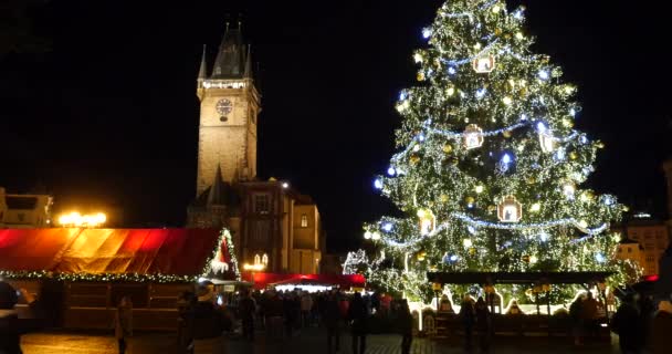 Prag, 29 november 2015-gamla stans torg vid juletid, Prag, Tjeckien. — Stockvideo