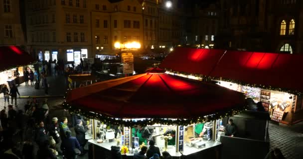 Praga, 29 listopada 2015-Rynek Staromiejski w czasie świąt Bożego Narodzenia, Praga, Czechy. — Wideo stockowe