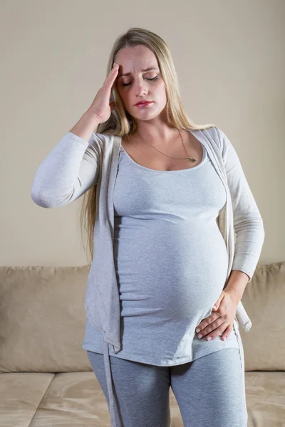 Schmerzen und Beschwerden während der Schwangerschaft — Stockfoto
