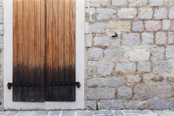 House wall built of natural stone — Stock Photo, Image