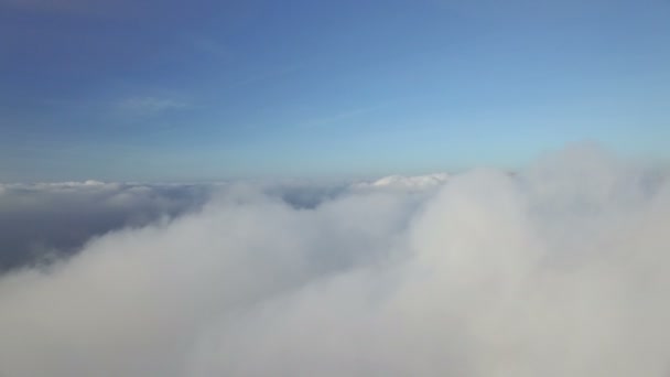 Πετώντας πάνω από τα σύννεφα — Αρχείο Βίντεο