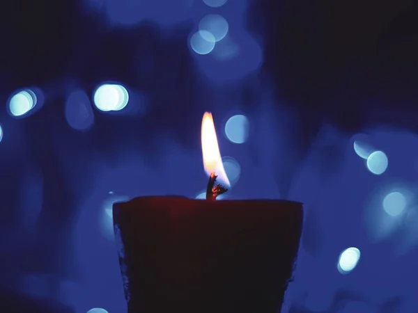 Kerzenlichter Der Dunkelheit Mit Bunten Lichteffekten Und Bokeh Für Feierliche — Stockfoto