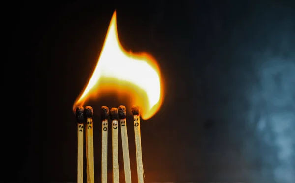 Group Red Match Burning Isolated Background Row Burning Matchstick Chain — Stock Photo, Image