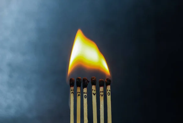 Group Red Match Burning Isolated Background Row Burning Matchstick Chain — Stock Photo, Image