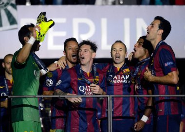 BERLIN, GERMANY - 6 Haziran 2015: Olympiastadion 'da Juventus Torino ve FC Barcelona arasında oynanan 2014 / 15 UEFA Şampiyonlar Ligi Finali sırasında çekilmiştir..