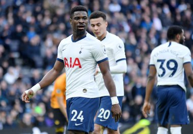 LONDON, ENGLAND - MArch 1, 2020: Tottenham 'dan Serge Aurier Tottenham Hotspur FC ile Wolverhampton FC arasında oynanan 2020 / 21 Premier League maçı sırasında Tottenham Hotspur Stadyumu' nda çekilmiştir..