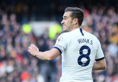 LONDON, ENGLAND - MArch 1, 2020: Tottenham 'dan Harry Winks, Tottenham Hotspur FC ile Wolverhampton FC arasında oynanan 2020 / 21 Premier League maçı sırasında Tottenham Hotspur Stadyumu' nda çekilmiştir..