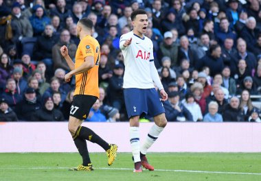 LONDON, ENGLAND - MArch 1, 2020: Tottenham 'dan Dele Alli Tottenham Hotspur FC ile Wolverhampton FC arasında oynanan 2020 / 21 Premier League maçı sırasında Tottenham Hotspur Stadyumu' nda çekilmiştir..